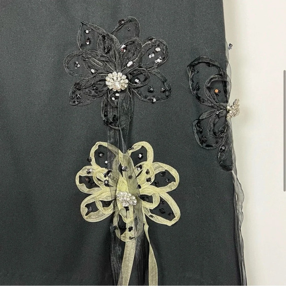 Ruth by Anthropologie skirt with ribbon appliqué flowers - size 4 - Picture 2 of 15